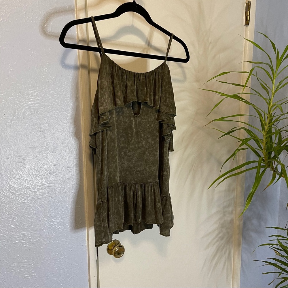Chaser Flounce Detail Tank Sz. M
